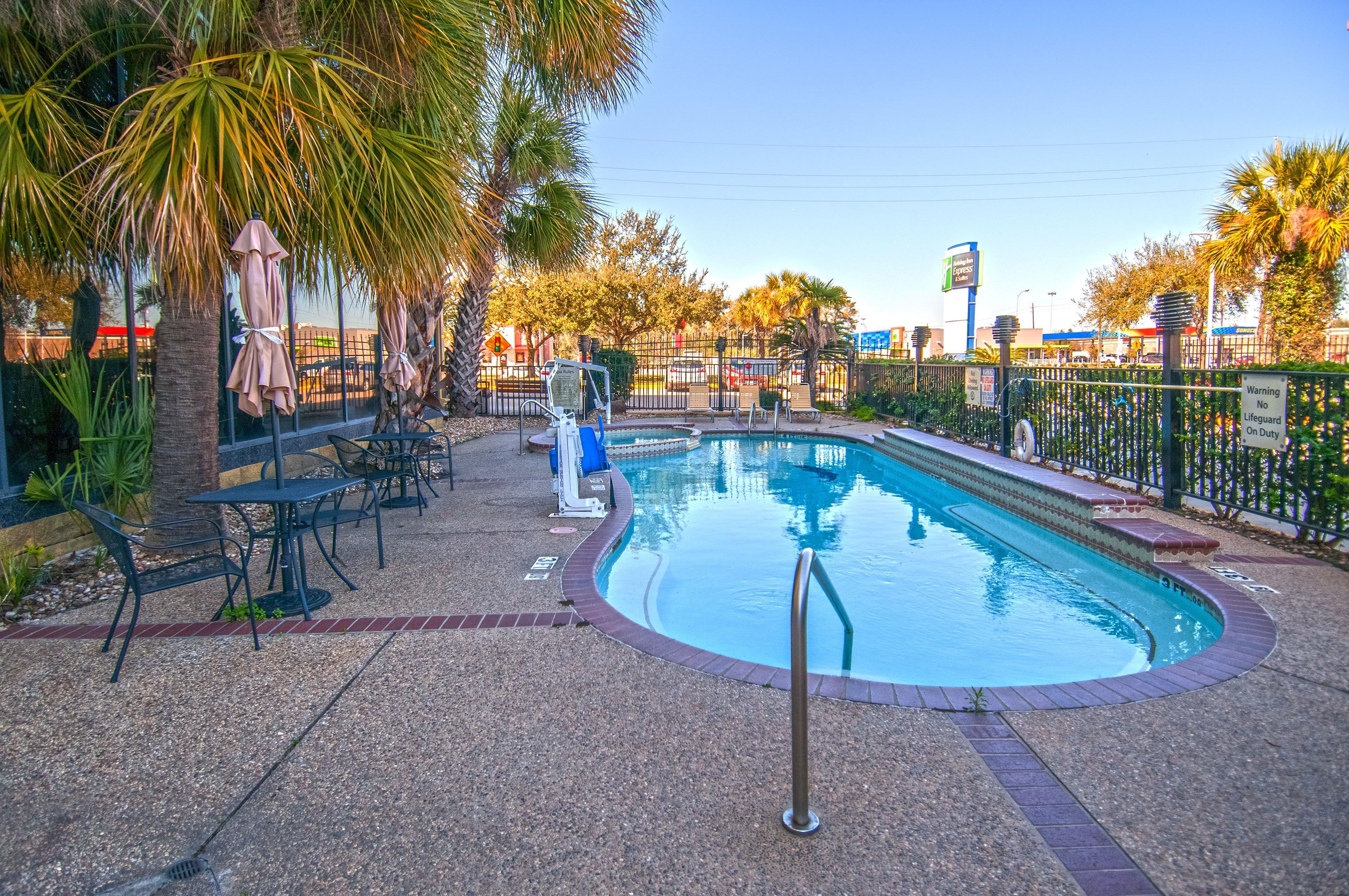 Holiday Inn Express Hotel & Suites Houston North Intercontinental By Ihg Westfield Exterior photo
