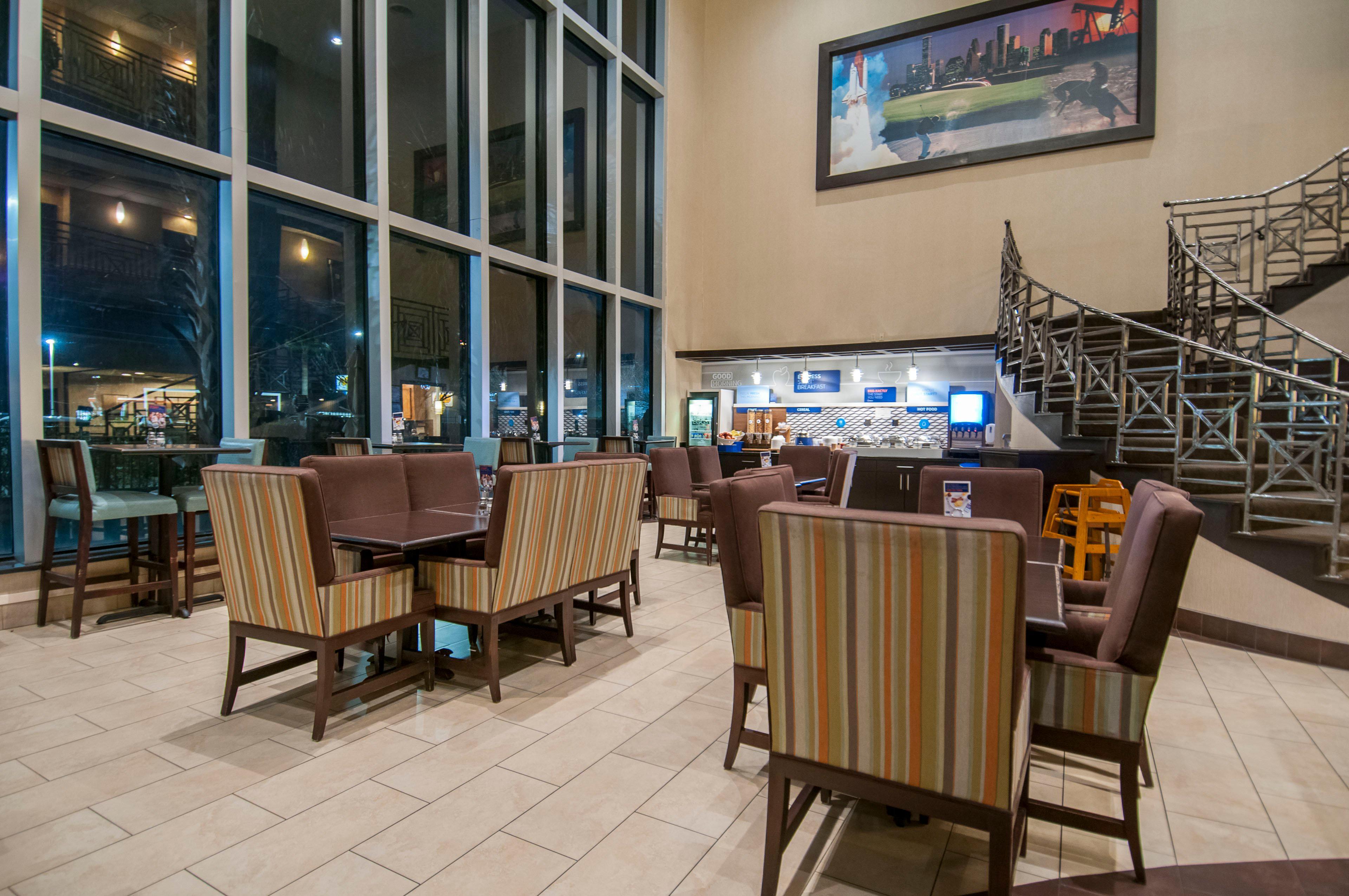 Holiday Inn Express Hotel & Suites Houston North Intercontinental By Ihg Westfield Exterior photo