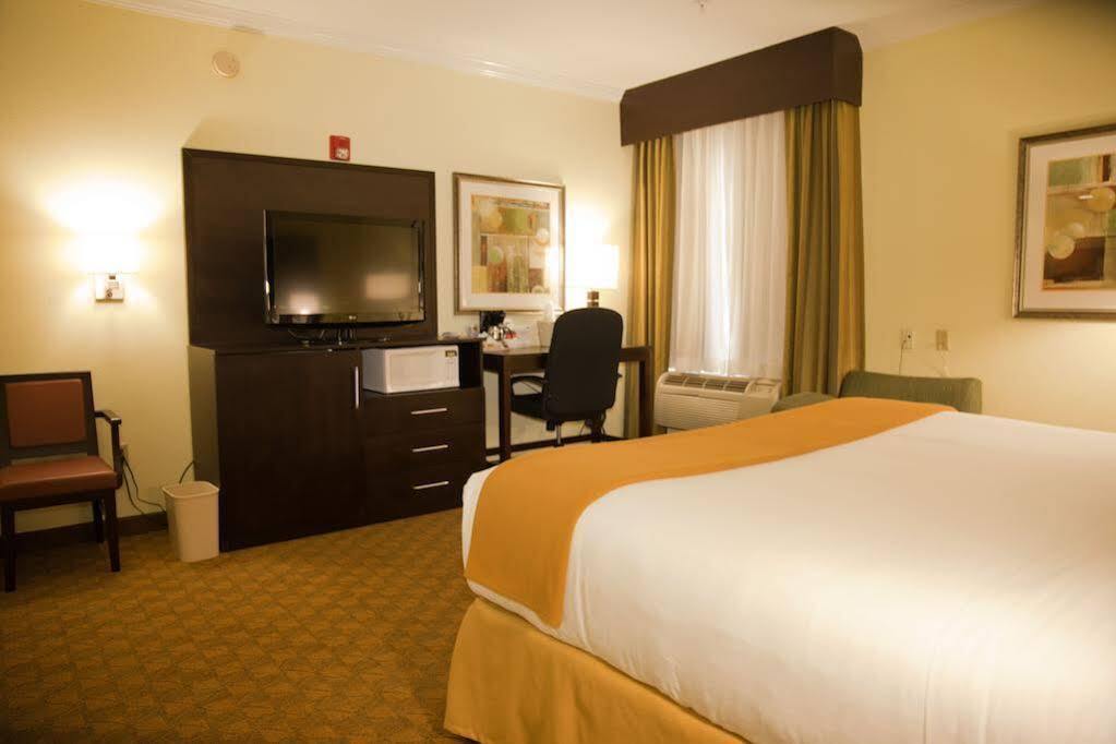 Holiday Inn Express Hotel & Suites Houston North Intercontinental By Ihg Westfield Exterior photo